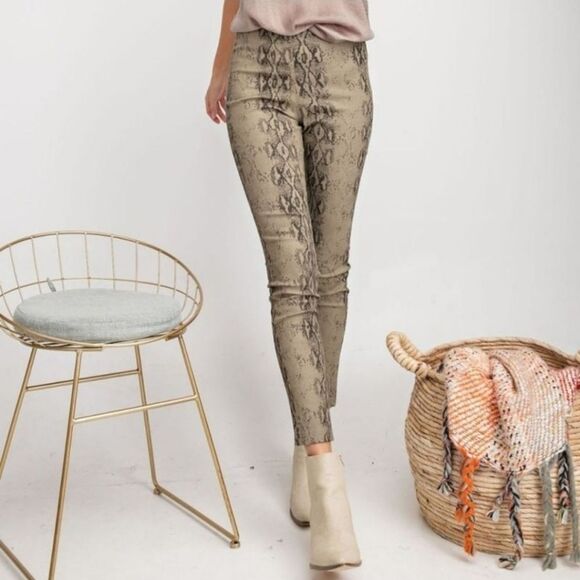 easel Pants - Easel Tan Snake Print Cropped Pull On Pants Size Medium